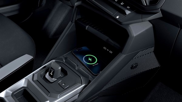 Renault Duster - wireless charging