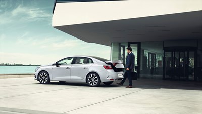 نقاط تثبيت رينو كوليوس isofix لتأمين مقاعد الأطفال