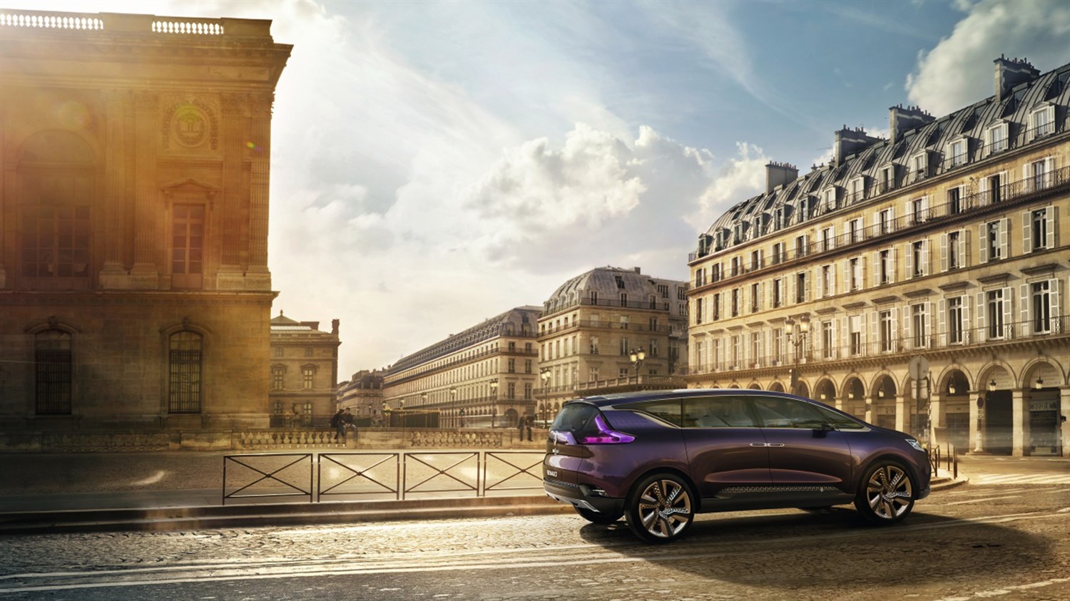 سيارة رينو INITIALE PARIS الاختبارية